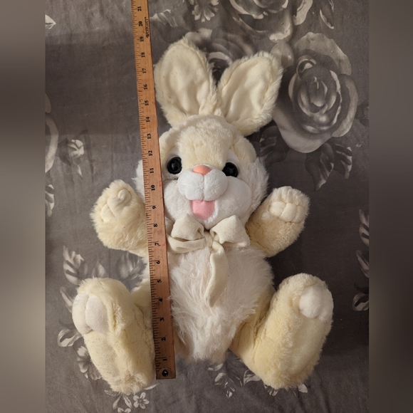 🌟3/$20🌟 - Stuffed Bunny - Picture 3 of 5